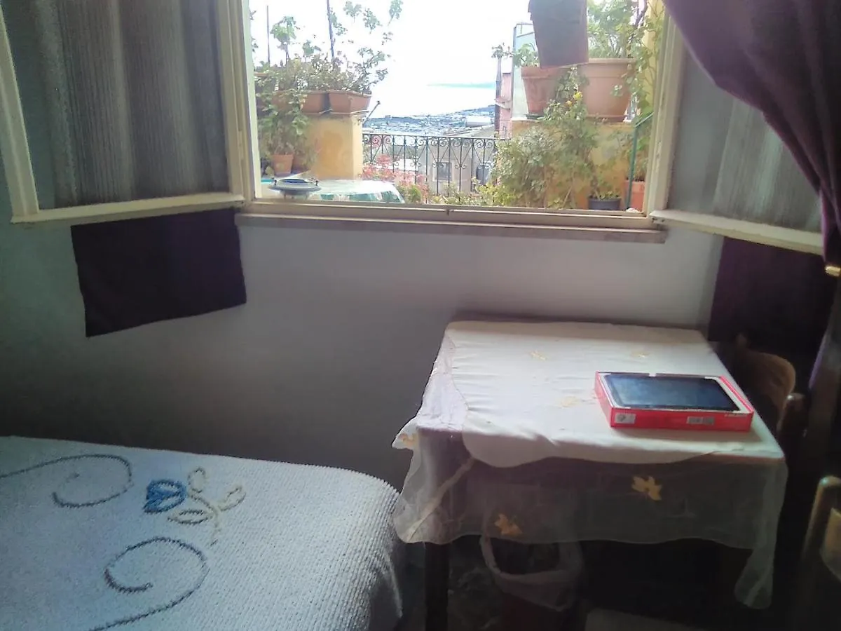 Room in Guest room - Cozy Large Room For five people Taormina